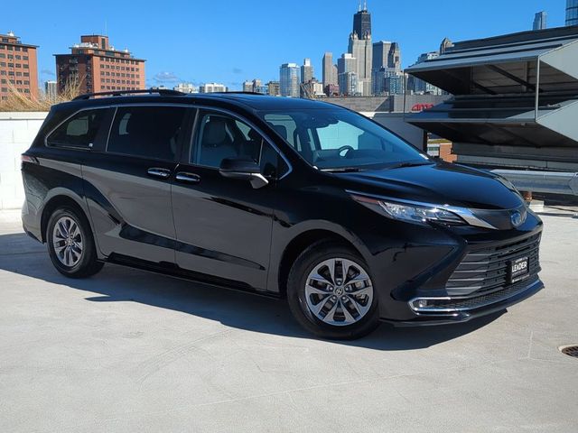 2023 Toyota Sienna XLE