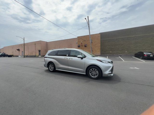 2023 Toyota Sienna XLE