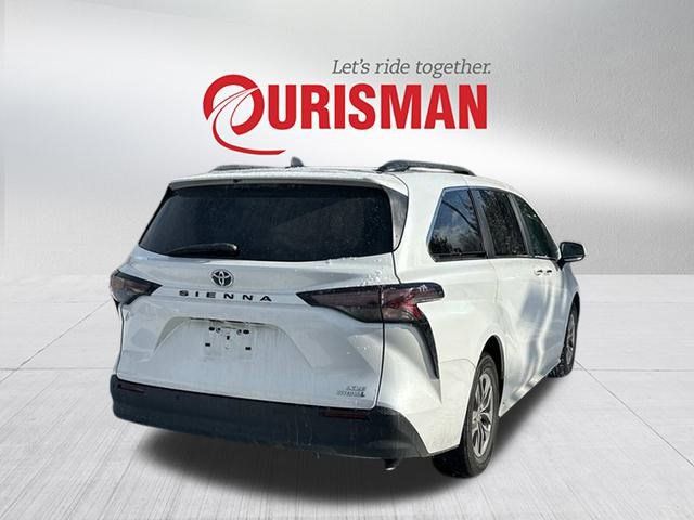 2023 Toyota Sienna XLE