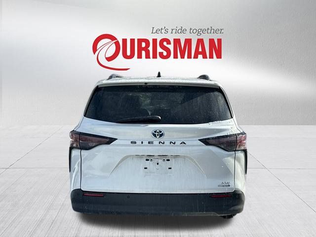 2023 Toyota Sienna XLE