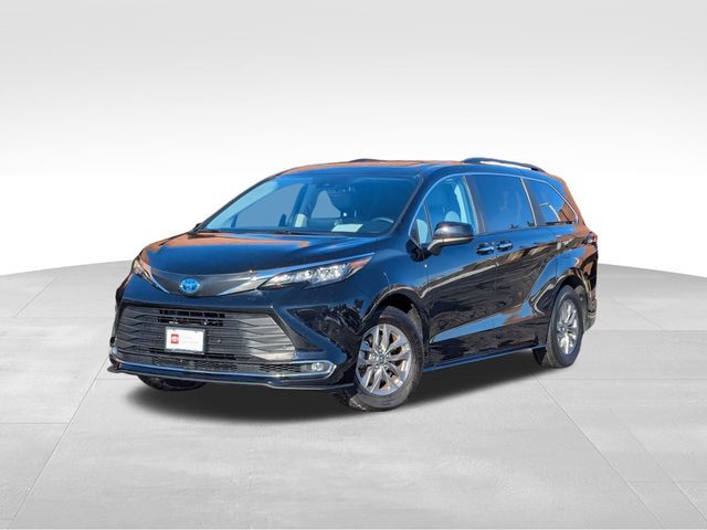 2023 Toyota Sienna XLE