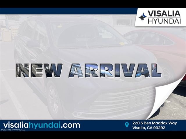 2023 Toyota Sienna XLE