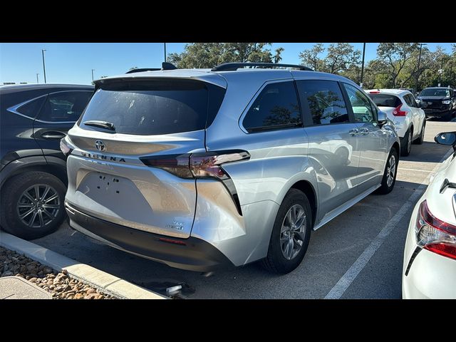 2023 Toyota Sienna XLE