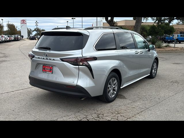 2023 Toyota Sienna XLE