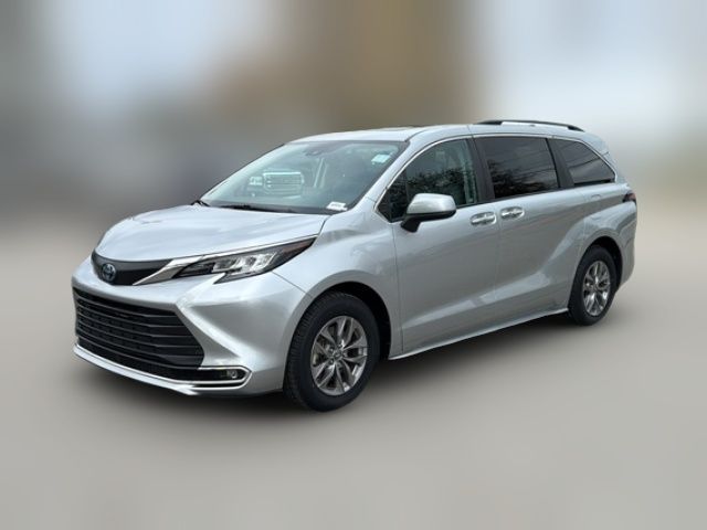 2023 Toyota Sienna XLE