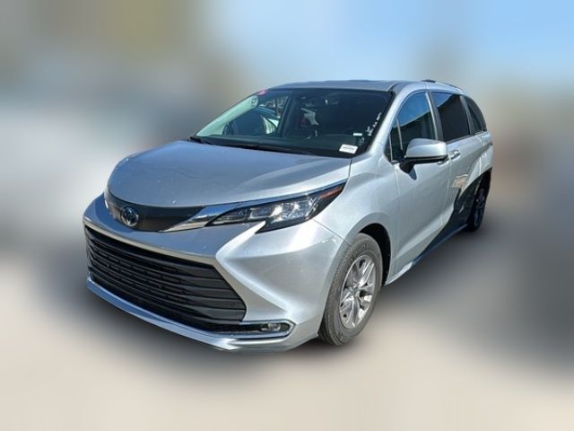 2023 Toyota Sienna XLE