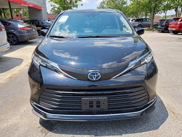 2023 Toyota Sienna XLE