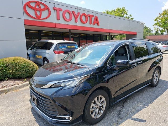 2023 Toyota Sienna XLE