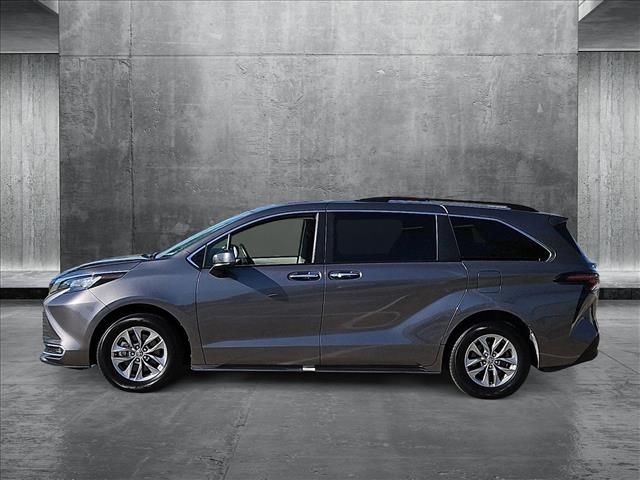 2023 Toyota Sienna XLE