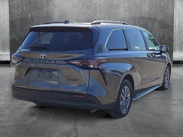 2023 Toyota Sienna XLE