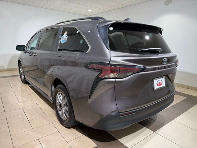 2023 Toyota Sienna XLE