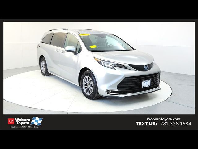 2023 Toyota Sienna XLE