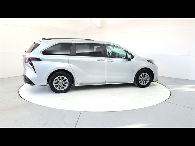 2023 Toyota Sienna XLE