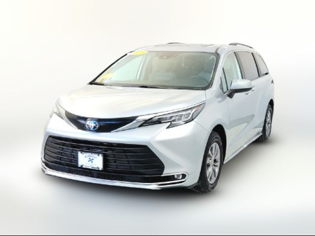 2023 Toyota Sienna XLE