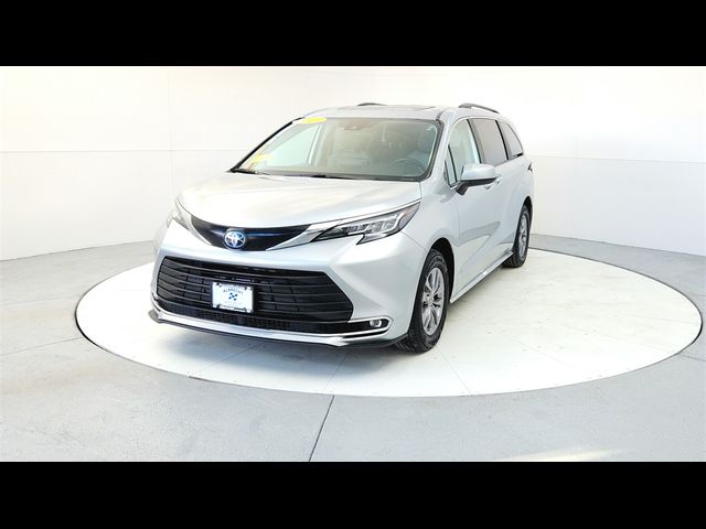 2023 Toyota Sienna XLE