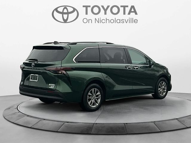 2023 Toyota Sienna XLE