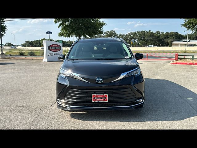 2023 Toyota Sienna XLE