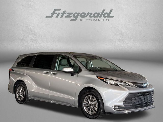 2023 Toyota Sienna XLE
