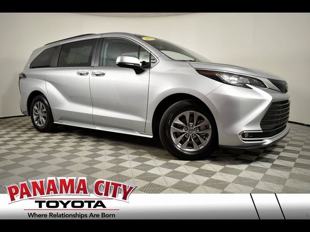 2023 Toyota Sienna XLE