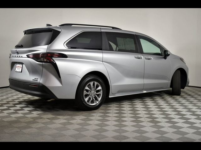 2023 Toyota Sienna XLE