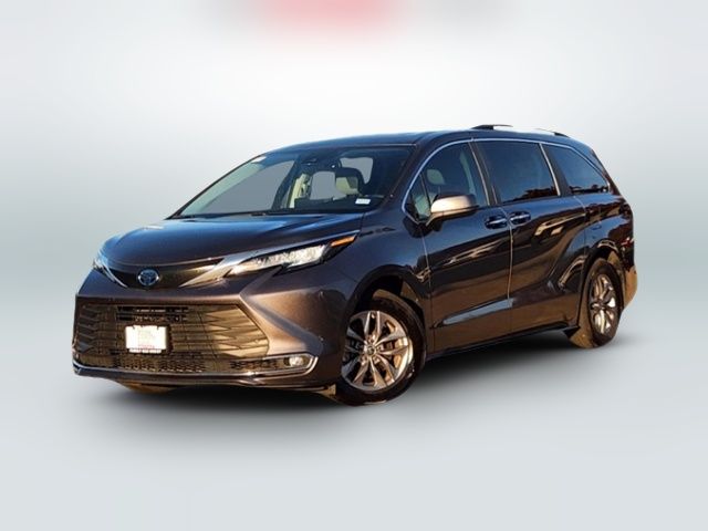 2023 Toyota Sienna XLE