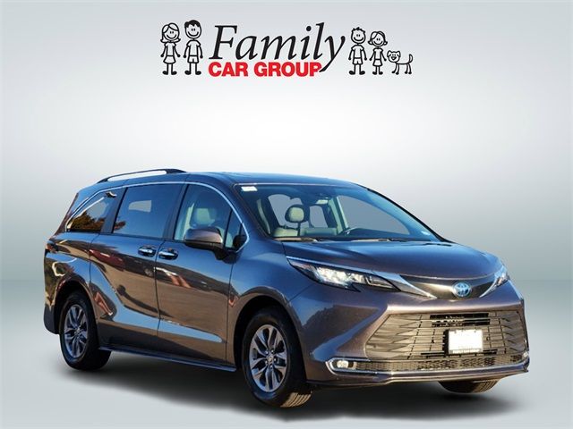 2023 Toyota Sienna XLE