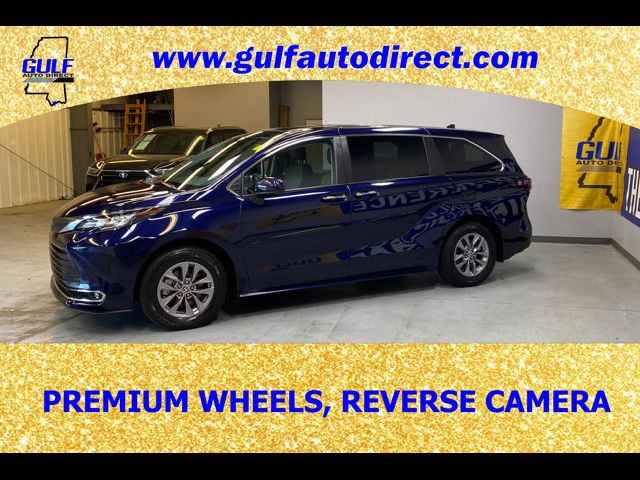 2023 Toyota Sienna XLE
