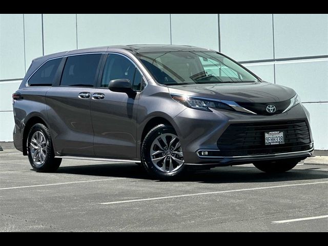 2023 Toyota Sienna XLE