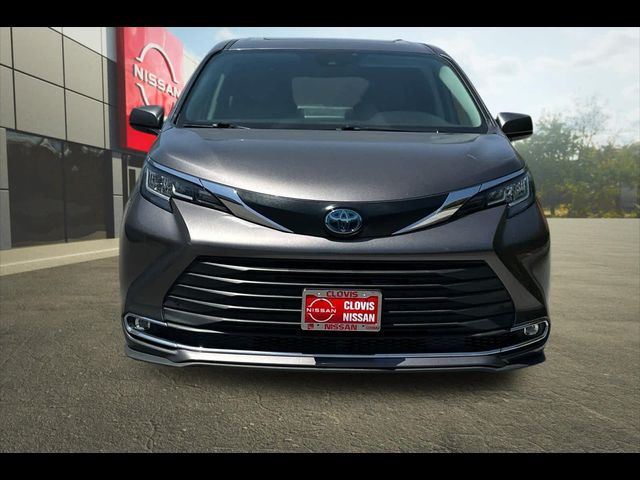 2023 Toyota Sienna XLE
