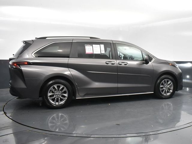 2023 Toyota Sienna XLE