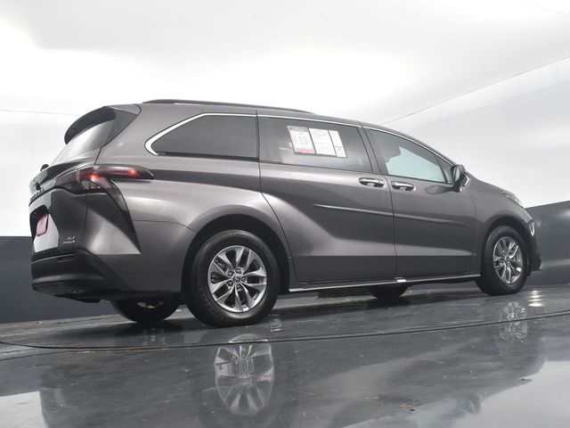 2023 Toyota Sienna XLE