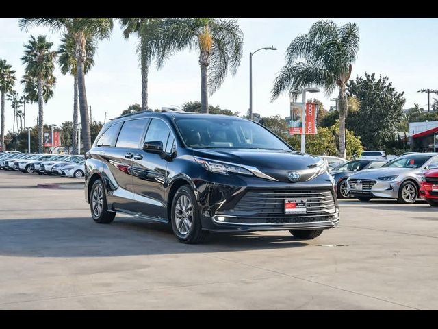 2023 Toyota Sienna XLE