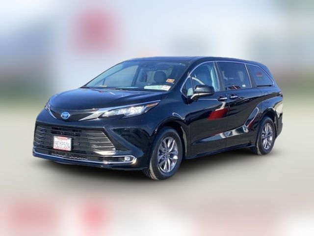 2023 Toyota Sienna XLE