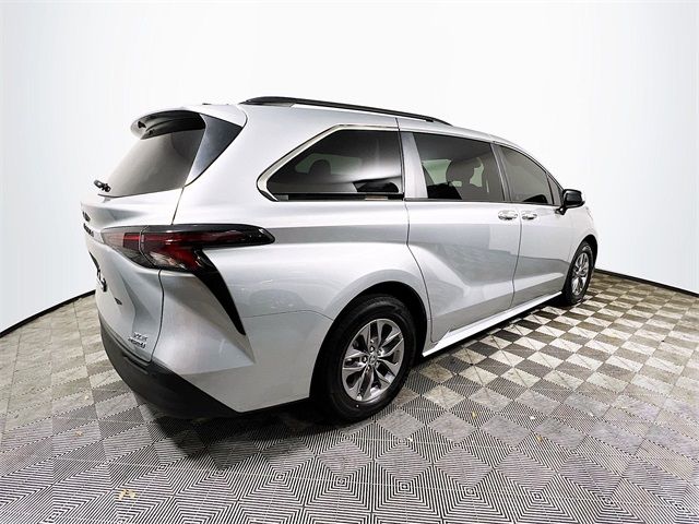 2023 Toyota Sienna XLE