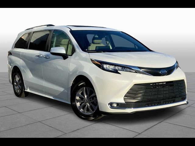 2023 Toyota Sienna XLE