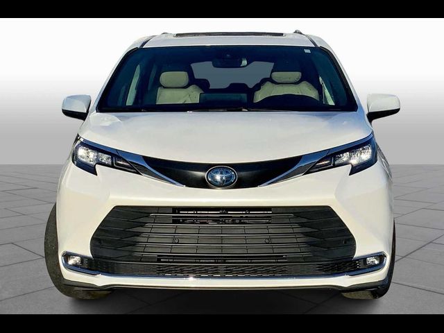 2023 Toyota Sienna XLE