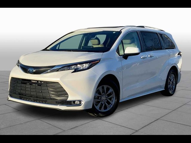 2023 Toyota Sienna XLE