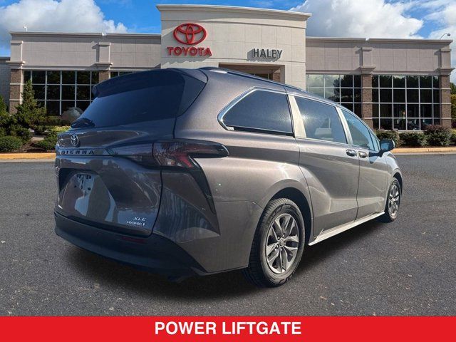 2023 Toyota Sienna XLE