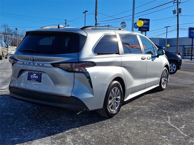 2023 Toyota Sienna XLE