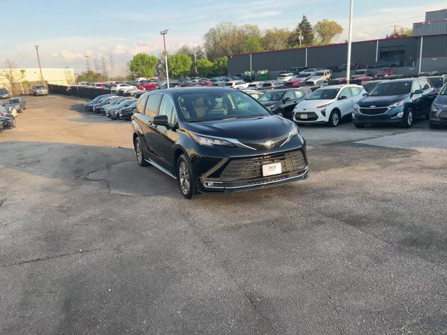 2023 Toyota Sienna XLE