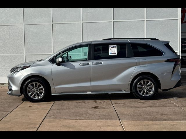 2023 Toyota Sienna XLE