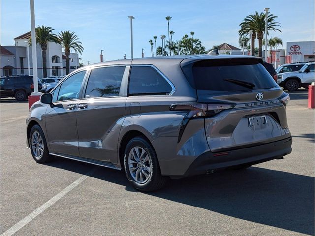 2023 Toyota Sienna XLE