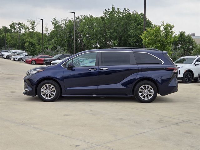 2023 Toyota Sienna XLE