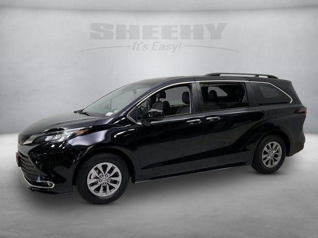 2023 Toyota Sienna XLE