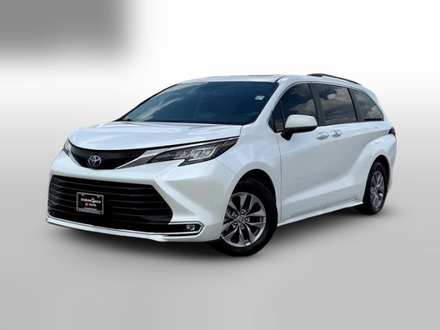 2023 Toyota Sienna XLE