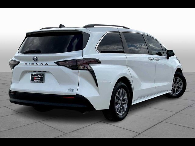 2023 Toyota Sienna XLE