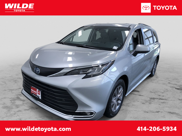 Used 2023 Toyota Sienna XLE For Sale in West Allis, WI | Capital One ...