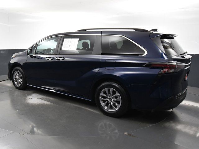 2023 Toyota Sienna XLE