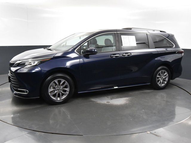 2023 Toyota Sienna XLE