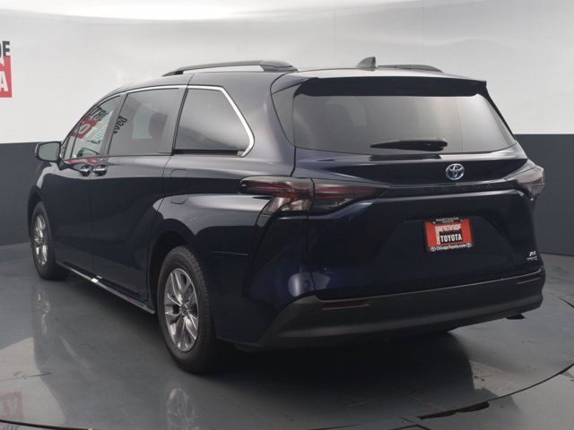 2023 Toyota Sienna XLE